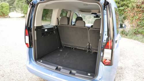 FORD TOURNEO CONNECT ESTATE 1.5 EcoBoost 115 Titanium 5dr Auto view 9