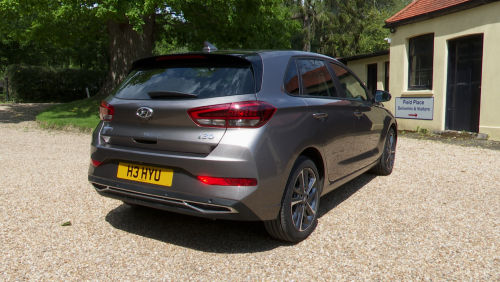 HYUNDAI I30 HATCHBACK 1.5T GDi 48v Hybrid Premium 5dr view 6
