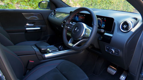 MERCEDES-BENZ GLA HATCHBACK SPECIAL EDITION GLA 180 Sport Edition 5dr Auto view 2