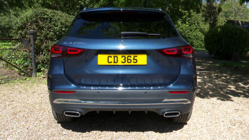 MERCEDES-BENZ GLA DIESEL HATCHBACK GLA 200d Sport Executive 5dr Auto view 3