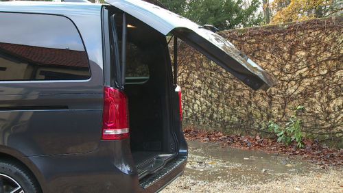 MERCEDES-BENZ V CLASS DIESEL ESTATE V220 d Premium AMG Line 5dr 9G-Tron [Long/7 Seats] view 9