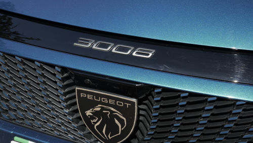 PEUGEOT 3008 ESTATE 1.2 Hybrid 145 Allure 5dr e-DSC6 view 4