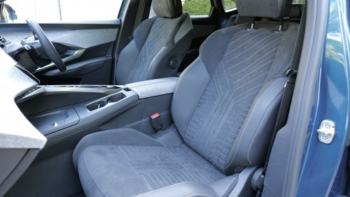 PEUGEOT 3008 ESTATE 1.2 Hybrid 145 Allure 5dr e-DSC6 view 6