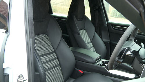 PORSCHE CAYENNE COUPE Turbo E-Hybrid 5dr Tiptronic S [GT Package] view 3