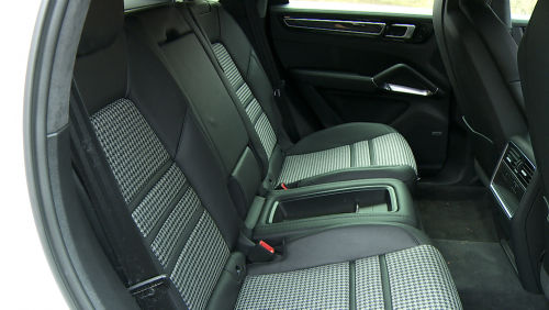 PORSCHE CAYENNE COUPE Turbo E-Hybrid 5dr Tiptronic S [GT Package] view 4