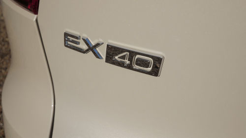 VOLVO EX40 ESTATE 185kW Extended Range Core 82kWh 5dr Auto view 31