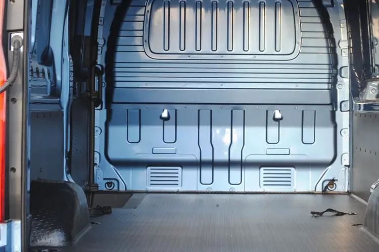 maxus deliver 9 2.0 d20 150 high roof van detail view