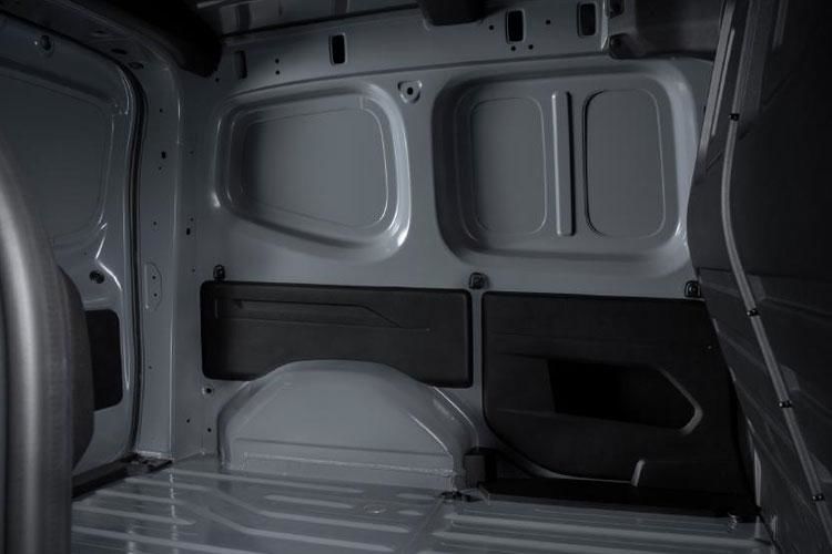 nissan townstar 90kw tekna crew van auto 45kwh detail view