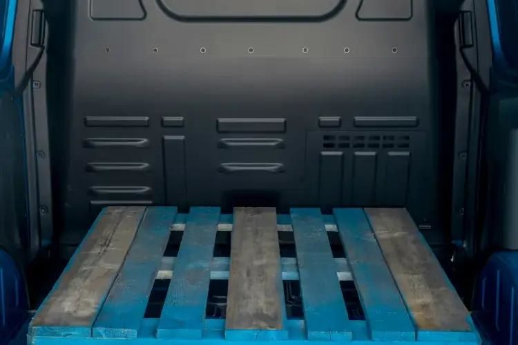 ford transit courier 1.5 ecoblue active van detail view