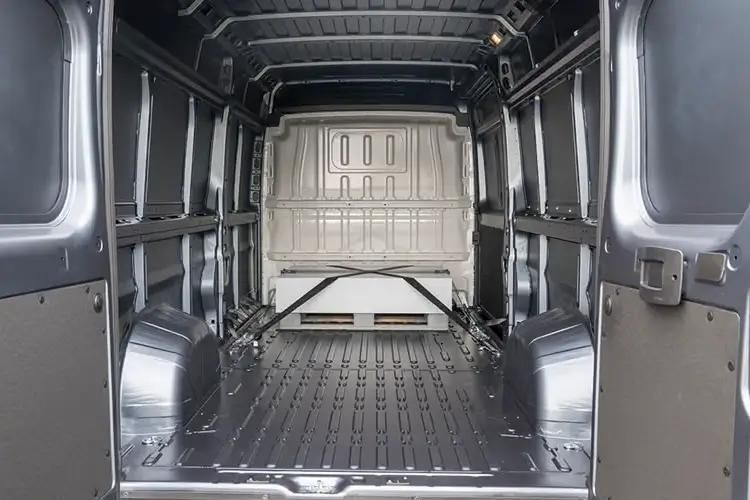 vauxhall movano 2.2 turbo d 140 h1 van prime detail view