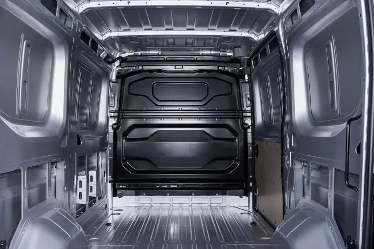 nissan interstar 2.0 dci 105ps h2 tekna van detail view