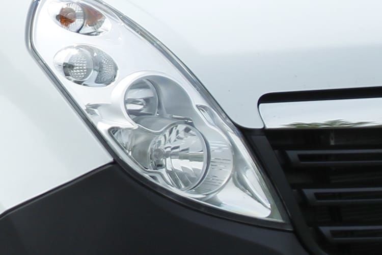 vauxhall movano 2.2 turbo d 140 platform cab prime detail view