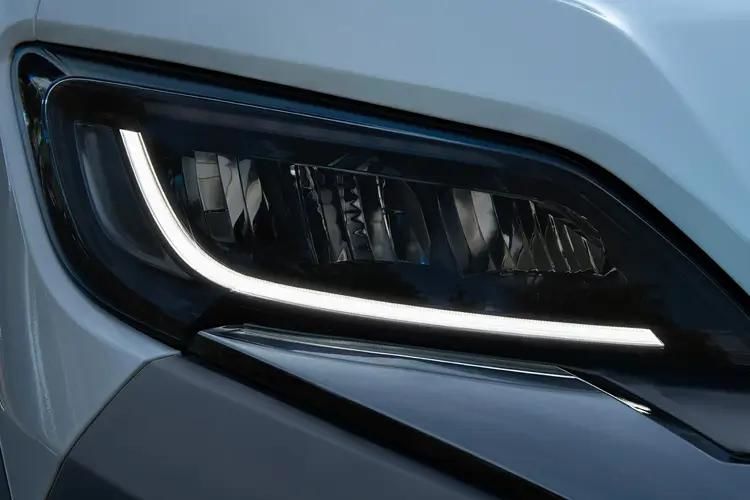 peugeot boxer 2.2 bluehdi 140 platform cab professional detail view