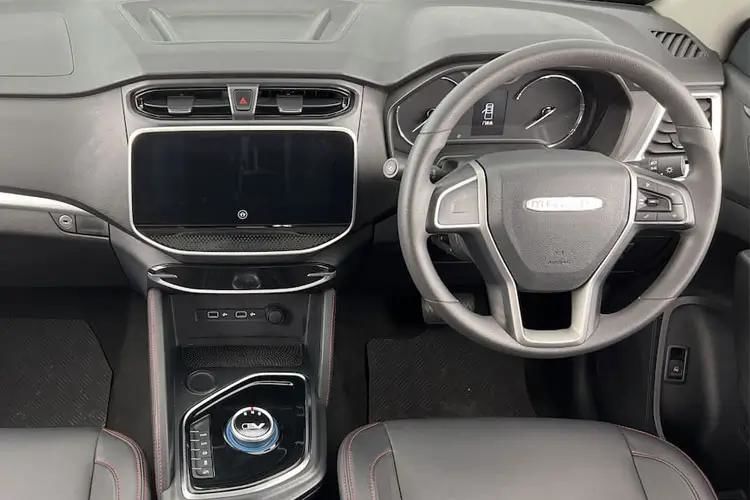 maxus t90 130kw double cab pickup 88.5kwh auto inside view