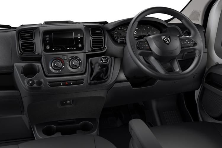 peugeot boxer 2.2 bluehdi 140 chassis crew cab professional inside view