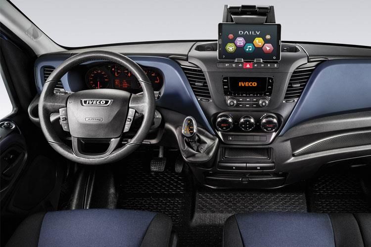 iveco daily 3.0 chassis cab 3750 wb hi-matic inside view