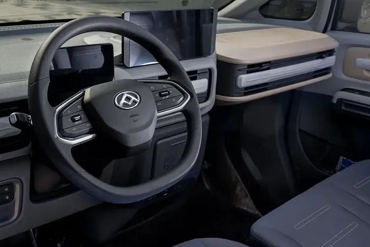 maxus deliver 5 120kw h1 van 64kwh auto inside view