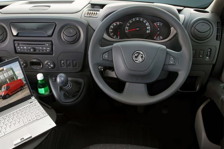 vauxhall movano 2.2 turbo d 140 platform cab prime inside view
