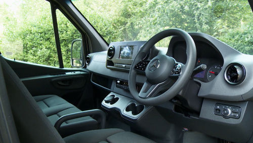 MERCEDES-BENZ SPRINTER 319CDI L4 DIESEL RWD 3.5t H2 Pro Van view 8