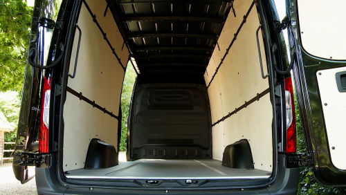 MERCEDES-BENZ SPRINTER 315CDI L2 DIESEL FWD 3.5t H1 Premium Van view 6