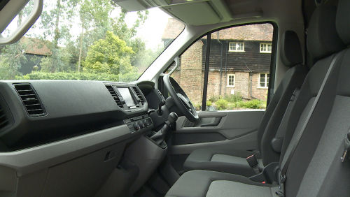 VOLKSWAGEN CRAFTER CR35 MAXI LWB DIESEL FWD 2.0 TDI 140PS Trendline High Roof Van Auto view 4