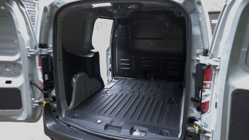 FORD TRANSIT COURIER PETROL 1.0 EcoBoost Leader Van view 7