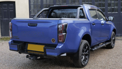 ISUZU D-MAX DIESEL 1.9 V-Cross Double Cab 4x4 view 10