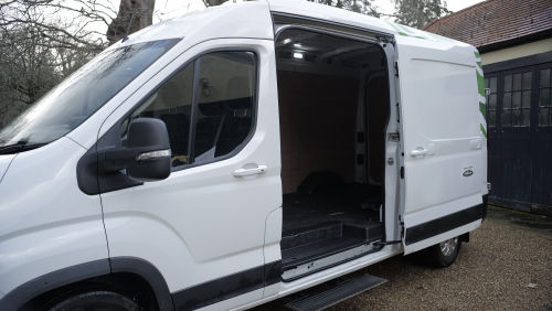 MAXUS E DELIVER 9 MWB ELECTRIC FWD 150kW High Roof Van 72kWh Auto view 9