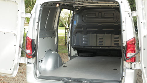 MERCEDES-BENZ eVITO TOURER L3 ELECTRIC FWD 150kW 100kWh Premium 9-Seater Auto view 11