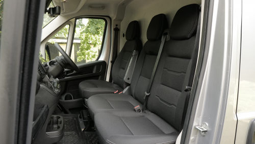 PEUGEOT BOXER 335 L2 DIESEL 2.2 BlueHDi 140 H2 Van Professional Auto view 9