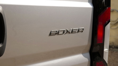 PEUGEOT BOXER 335 L2 DIESEL 2.2 BlueHDi 140 H2 Van Professional Auto view 12