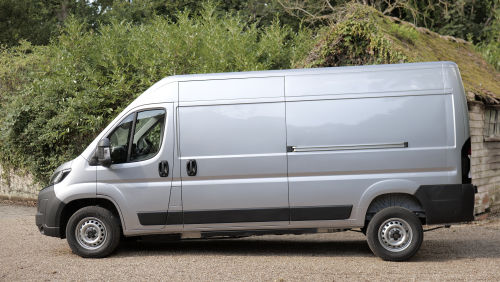 PEUGEOT BOXER 435 HEAVY L3 DIESEL 2.2 BlueHDi 140 Chassis Crew Cab Professional view 10