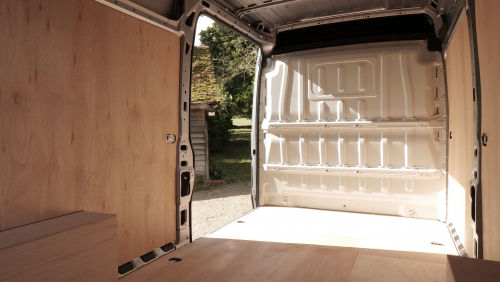 PEUGEOT e-BOXER 440 L3 205kW 110kWh H2 Van Professional Auto [22kW] view 15