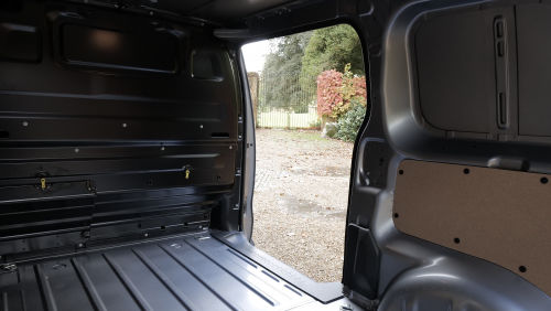 PEUGEOT EXPERT L1 DIESEL 1.5 BlueHDi 120 Professional Van view 8