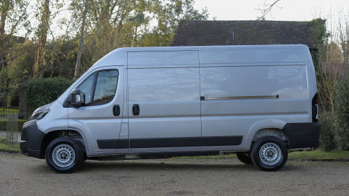 VAUXHALL MOVANO 3500 L3 DIESEL FWD 2.2 Turbo D 140 H2 Van Prime Auto view 15