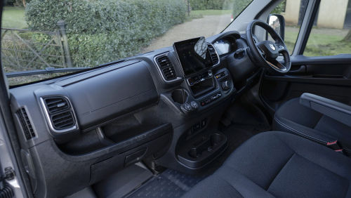 VAUXHALL MOVANO 3500 L3 DIESEL FWD 2.2 Turbo D 140 H2 Van Prime Auto view 9