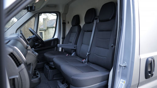 VAUXHALL MOVANO 3500 L3 DIESEL FWD 2.2 Turbo D 140 H2 Van Prime Auto view 10