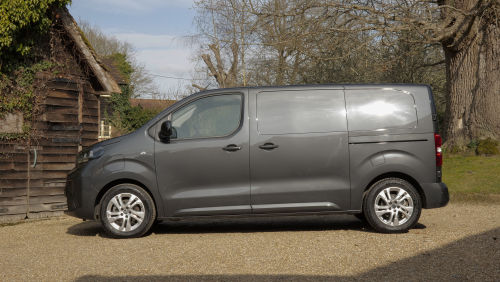 VAUXHALL VIVARO ELECTRIC 100kW 75kWh Prime H1 Platform Cab Auto view 30
