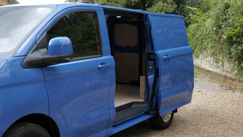 VOLKSWAGEN TRANSPORTER T28 LWB DIESEL 2.0 TDI 110 Commerce Van view 13