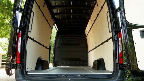 MERCEDES-BENZ SPRINTER 315CDI L4 DIESEL RWD 3.5t H2 Select Crew Van 9G-Tronic view 6