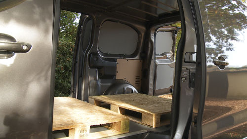 PEUGEOT EXPERT L1 DIESEL 1.5 BlueHDi 120 Professional Van view 5