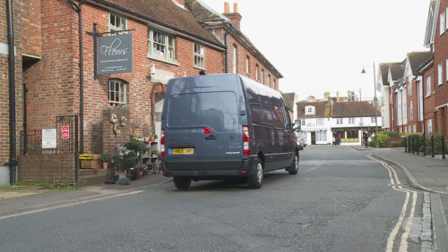 RENAULT MASTER MWB DIESEL FWD MM35 Blue dCi 150 Extra Medium Roof Van view 2