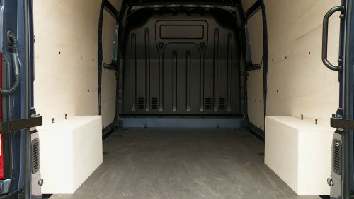 RENAULT MASTER MWB DIESEL FWD MM35 Blue dCi 150 Extra Medium Roof Van view 10