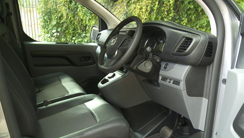 VAUXHALL VIVARO ELECTRIC 100kW 75kWh Prime H1 Platform Cab Auto view 6